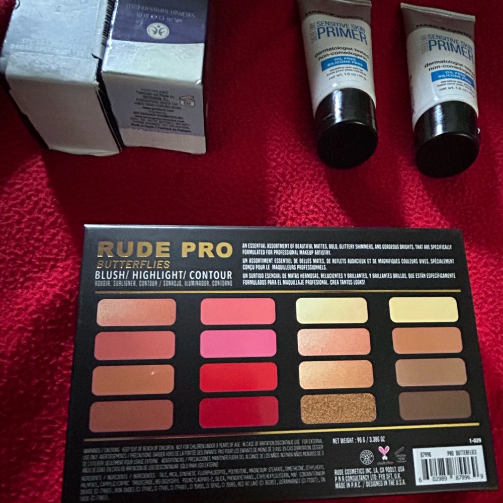 Makeup bundle - Picture 3 of 4